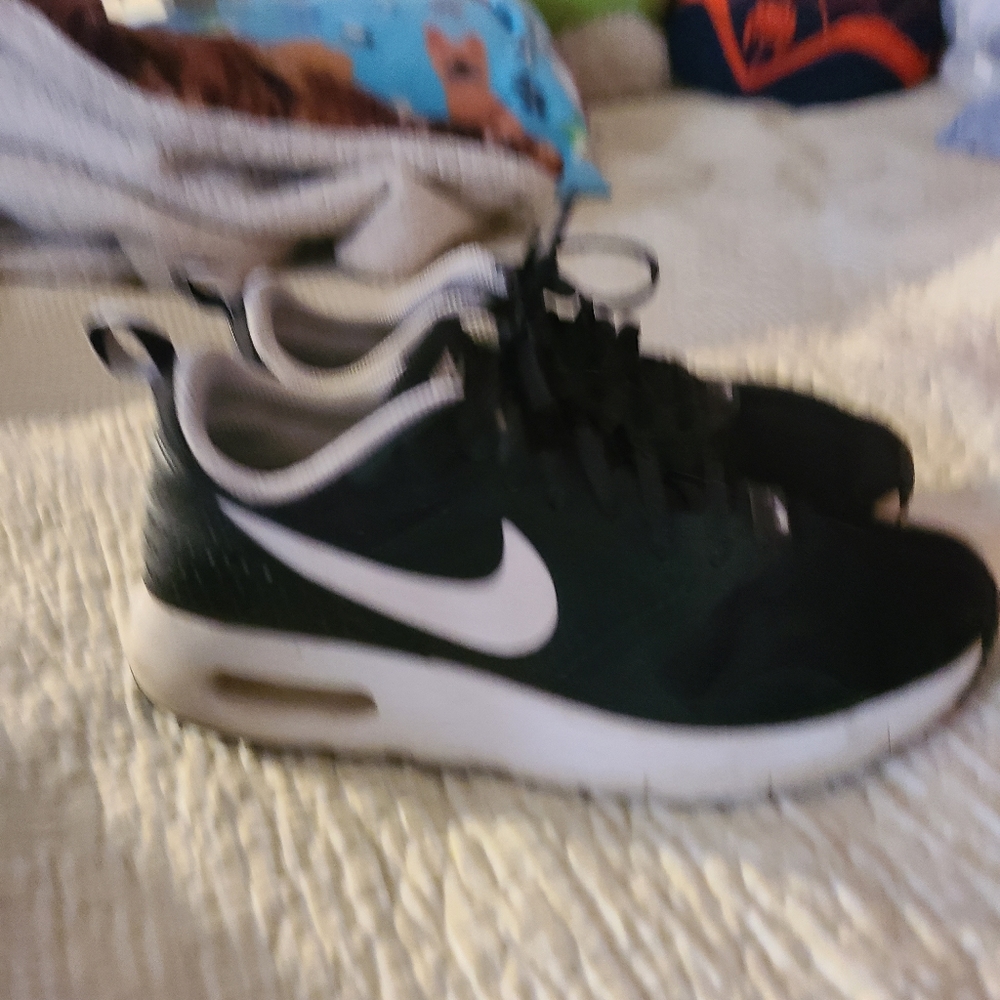 Shoes - Picture 2 of 3